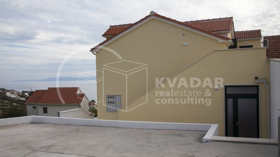 House with 6 apartments - New construction - sea view - Bol, island of Brač