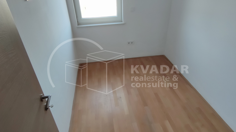 Zadar/Bili Brig/stan+terasa od 60m2 sa prekrasnim pogledom na grad i more!