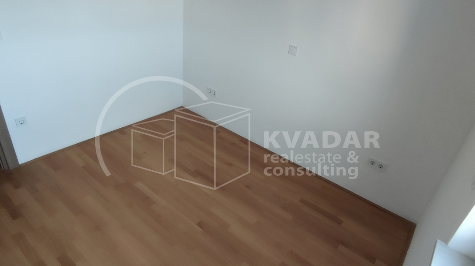 Zadar/Bili Brig/stan+terasa od 60m2 sa prekrasnim pogledom na grad i more!