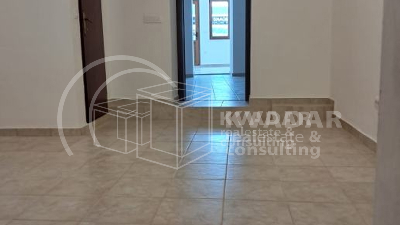 JEDINSTVENA PRILIKA!ŠIBENIK/1.RED DO MORA(NA RIVI)KUĆA(180,55 m2)SA POSLOVNIM PROSTOROM I 2 STANA!