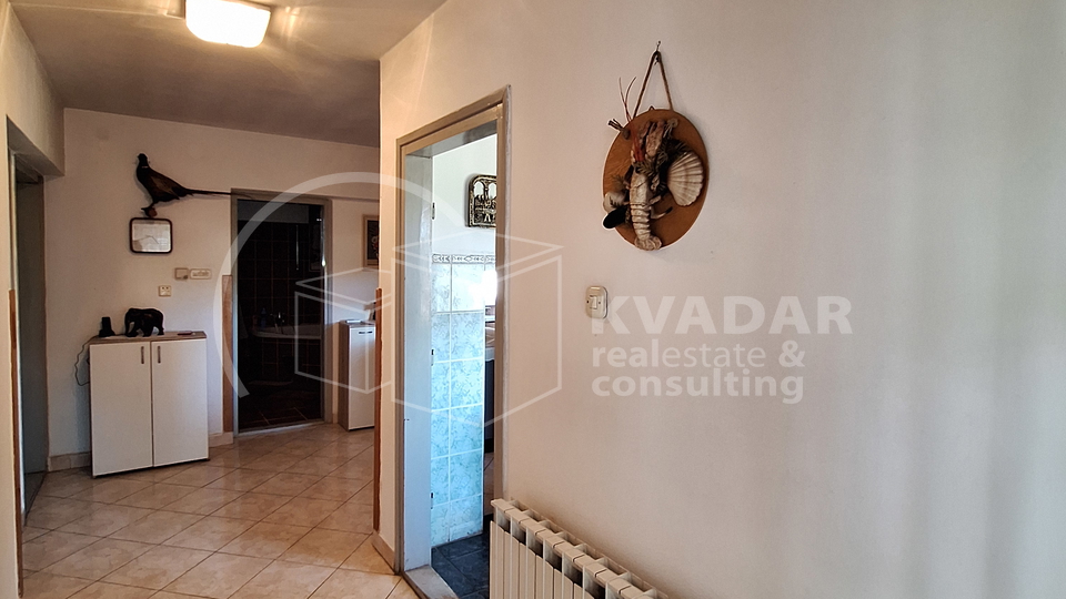 PRILIKA!! Prelijepa kuća sa okućnicom i velikim dvorištem od ukupno 9540 m2 u Hagnju odmah useljiva za 165.000 €