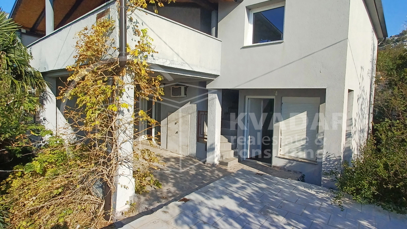 Karlobag - apartman 59m2 sa terasom - pogled more