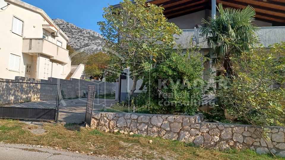 Karlobag - stan 61m2 - 2 stambene jedinice sa balkonom - pogled more