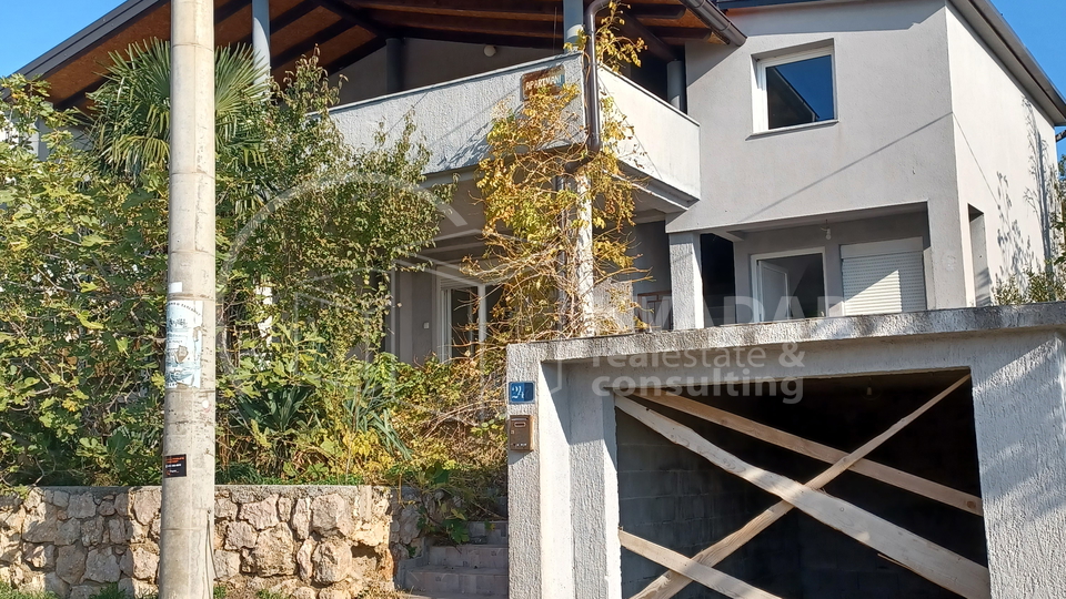 Karlobag - stan 61m2 - 2 stambene jedinice sa balkonom - pogled more