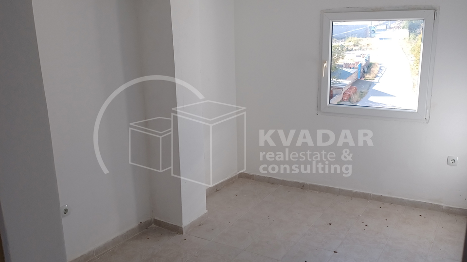 Karlobag - stan 61m2 - 2 stambene jedinice sa balkonom - pogled more