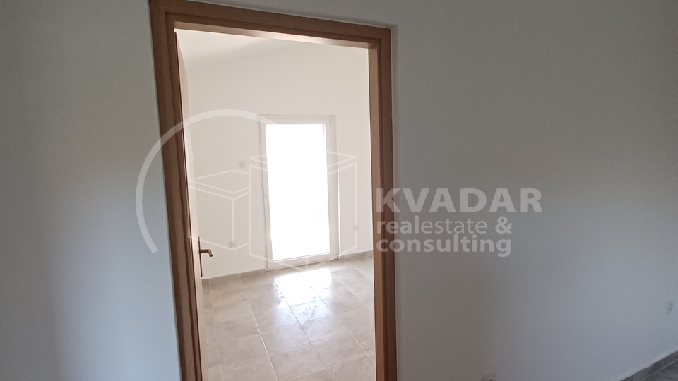 Karlobag - stan 61m2 - 2 stambene jedinice sa balkonom - pogled more