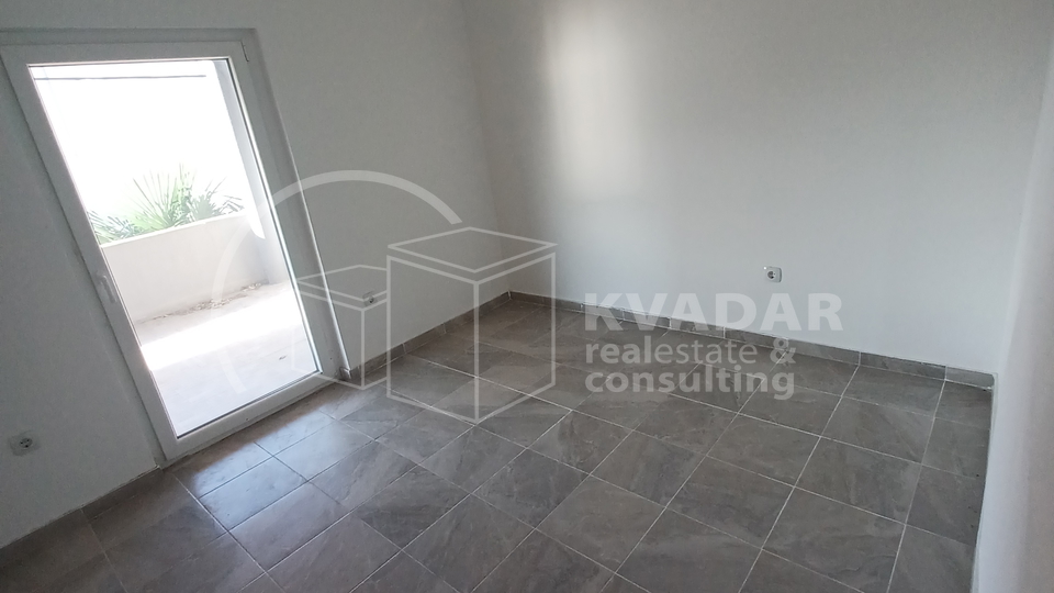 Karlobag - stan 61m2 - 2 stambene jedinice sa balkonom - pogled more