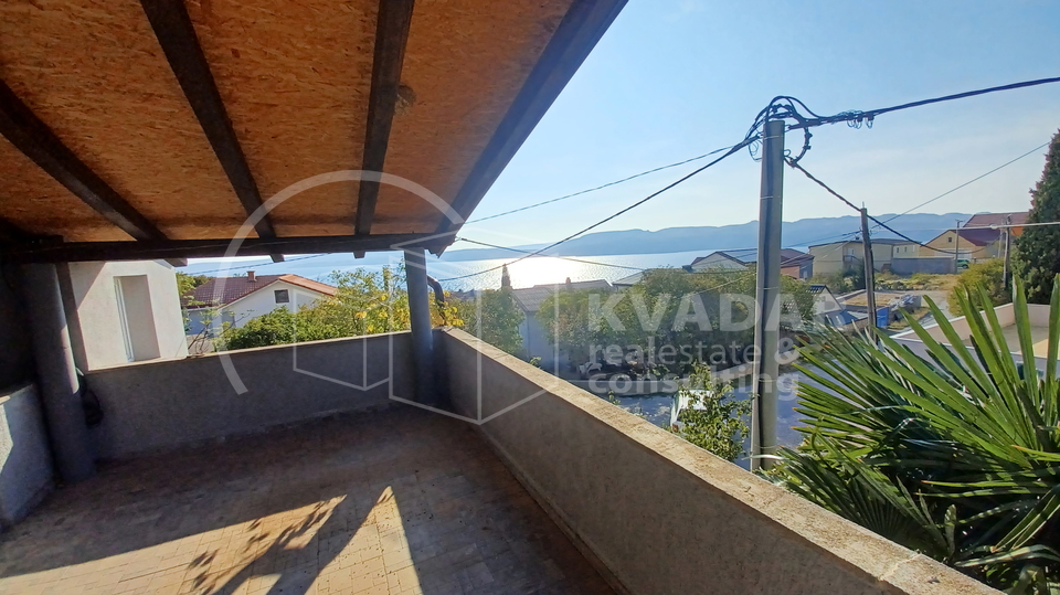 Karlobag - stan 61m2 - 2 stambene jedinice sa balkonom - pogled more