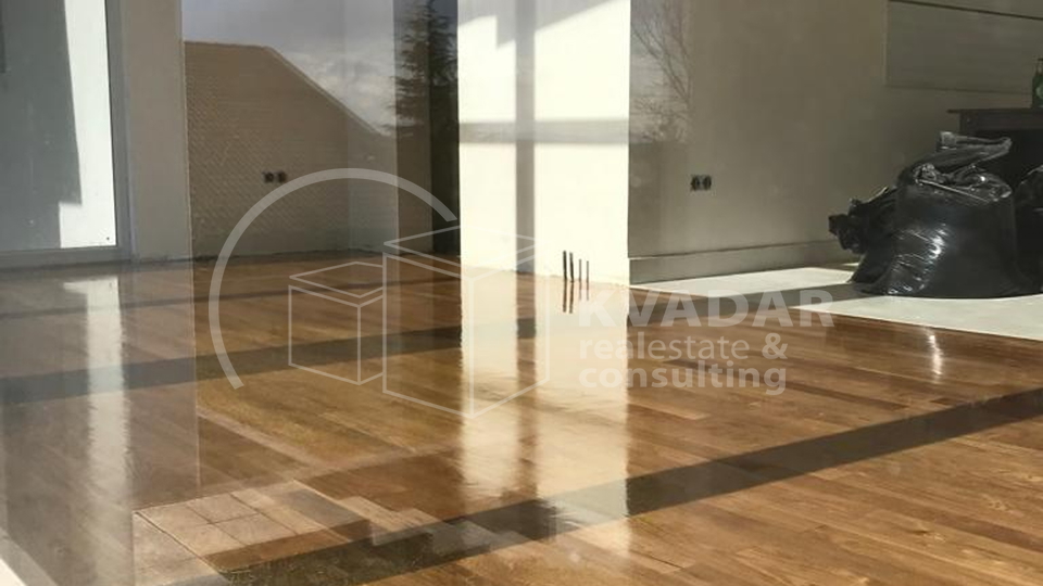 Gornja Dubrava/KUĆA 3-STANA !!/prekrasan pogled/bazen, garaže/ 750.000 €!
