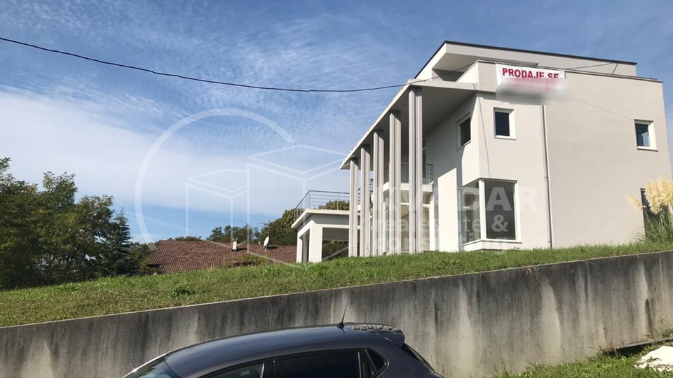 Gornja Dubrava/KUĆA 3-STANA !!/prekrasan pogled/bazen, garaže/ 750.000 €!
