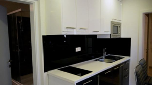 Privlaka-centar naselja&sol;DVOSOBAN STAN S PRIVATNIM BAZENOM&excl;