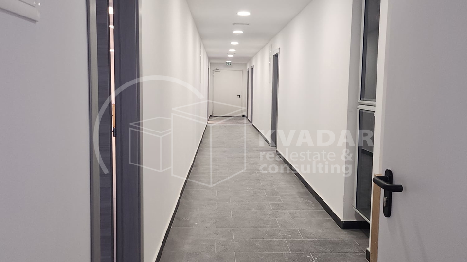 RIJEKA&sol;RASTO&Ccaron;INE  poslovni prostor prizemlje 280 m2&comma;