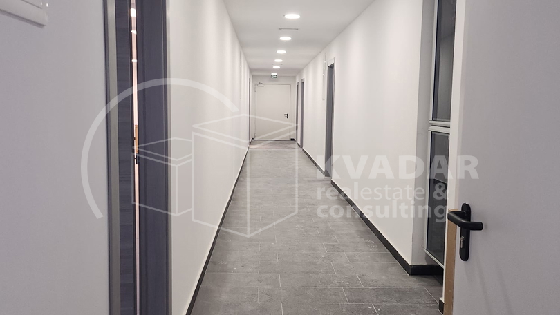 RIJEKA/ŠKURINJE  poslovni prostor 1. kat 442,66 m2,