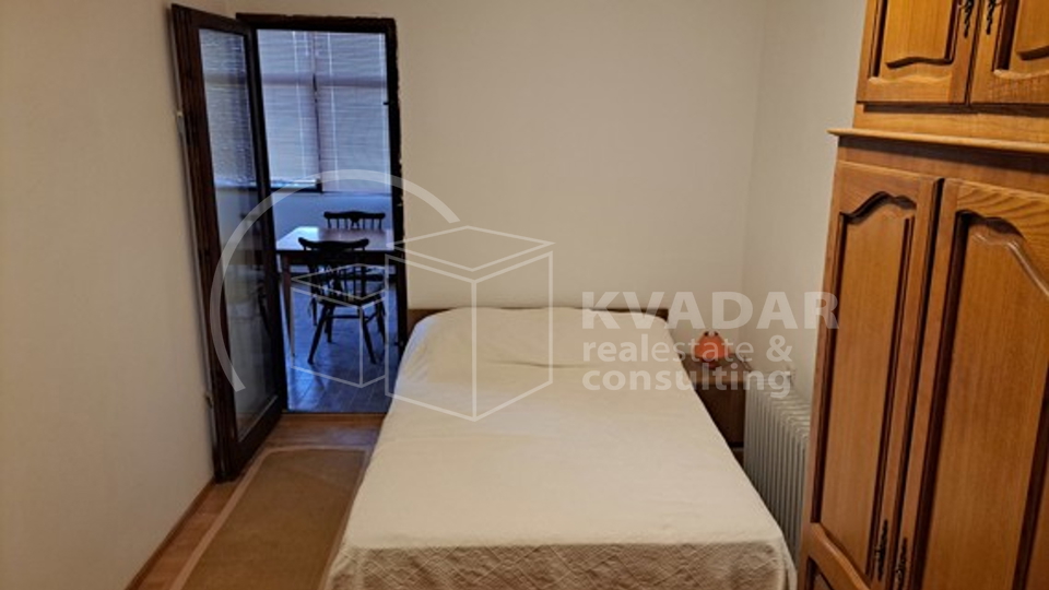 Terraced house, 2 floors, garage, yard - Okrug Gornji - center