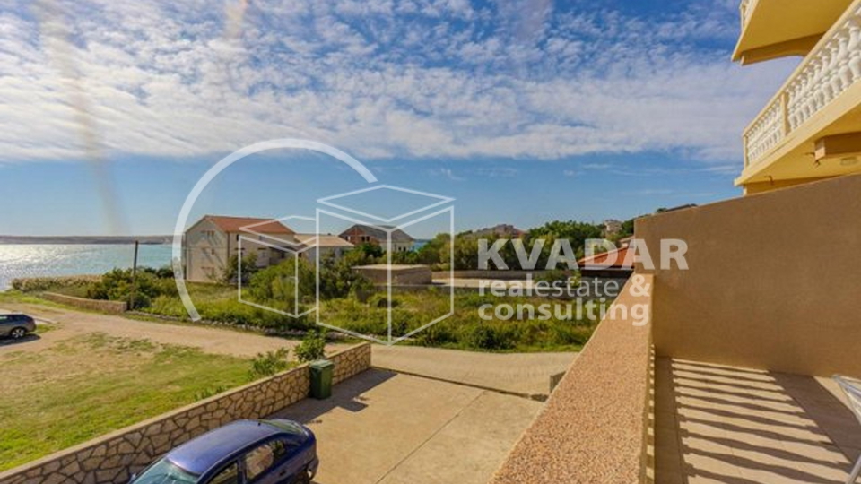 SUPER PRILIKA!NOVALJA,ZRČE,3-SOBAN.APARTMAN(90,90 m2),30 m OD PLAŽE,SA PANORAMSKIM POGLEDOM