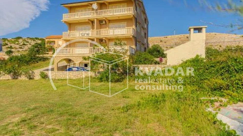 SUPER PRILIKA!NOVALJA,ZRČE,3-SOBAN.APARTMAN(90,90 m2),30 m OD PLAŽE,SA PANORAMSKIM POGLEDOM