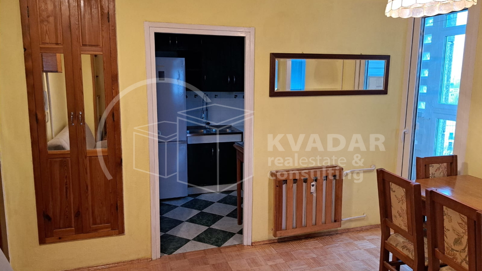 PREČKO/TRAMVAJ ZONA/3-sobni stan/58m2/850€/LIFT !!!