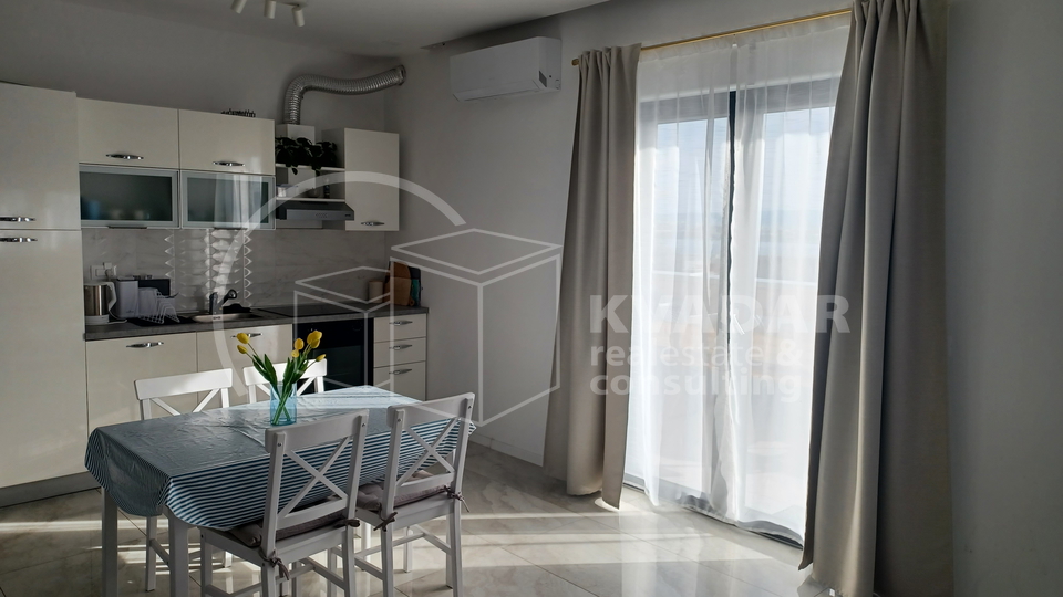 Spacious studio apartment - Penthouse - magnificent view - Kaštel Gomilica