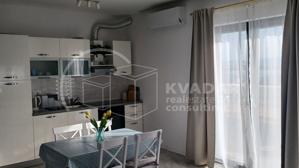 Spacious studio apartment - Penthouse - magnificent view - Kaštel Gomilica