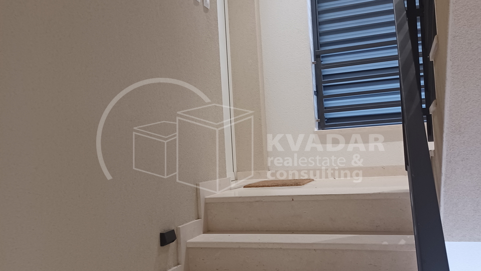 Spacious studio apartment - Penthouse - magnificent view - Kaštel Gomilica