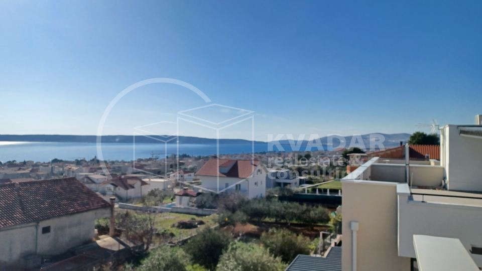 Spacious studio apartment - Penthouse - magnificent view - Kaštel Gomilica