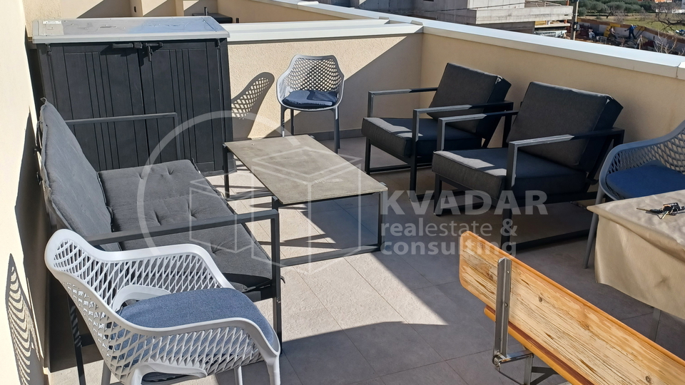 Spacious studio apartment - Penthouse - magnificent view - Kaštel Gomilica