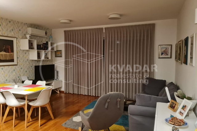 Dubrava-izvrsna lokacija/prostran 4S stan/balkon/parking!