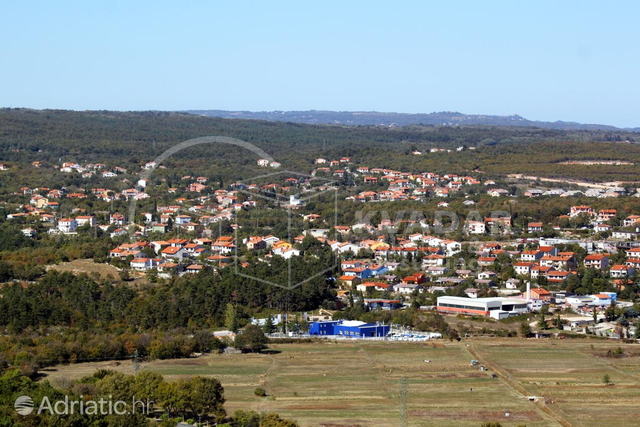 Labin/Vinež/ Iznajmljuje se poslovni prostor 30m2/800€!