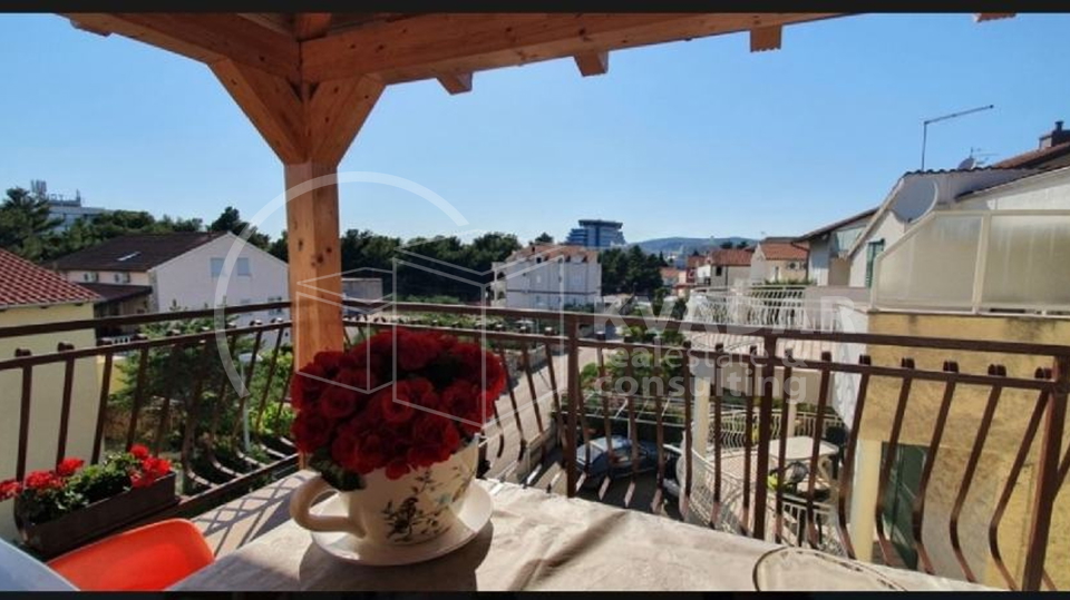 Great location ! House for sale in Vodice of 400 m2 !