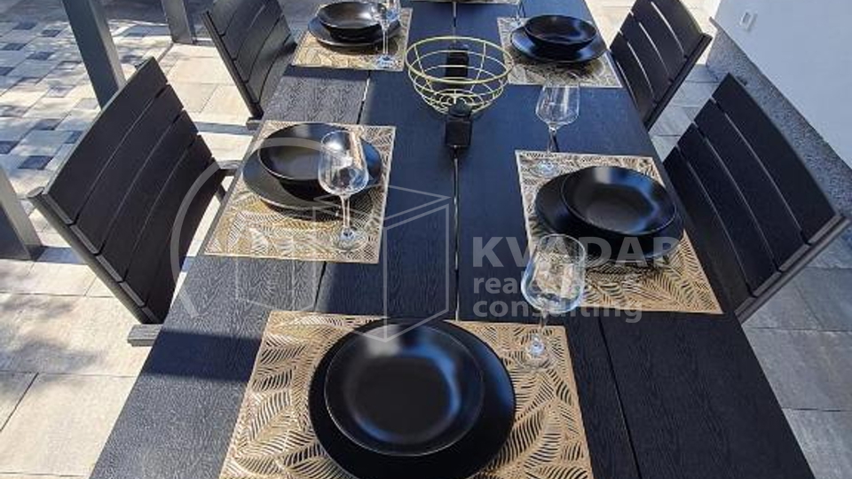 House, 150 m2, For Sale, Vodice