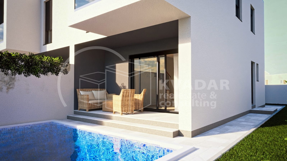 Vodice/luksuzan dvoetažni apartman u dvojnoj kući/ 86m2 površine / 15m2 bazen