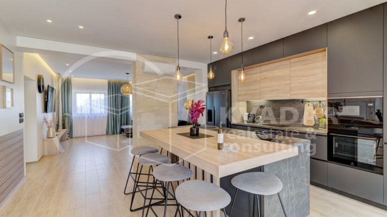 House, 200 m2, For Sale, Novi Vinodolski