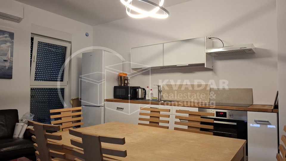 NOVALJA/atraktivan penthause 88m2/novogradnja/ prilika!!