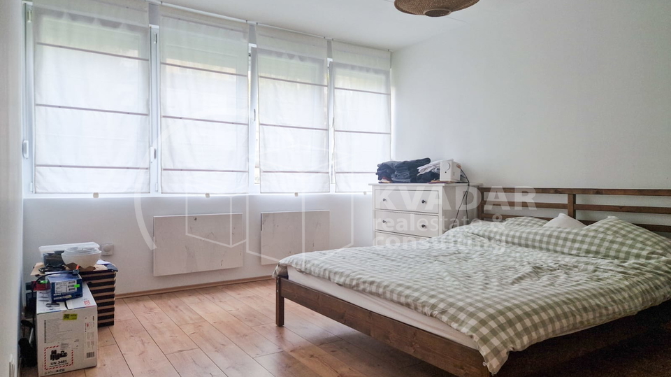 BORONGAJ/ moderan stan 52m2/RENOVIRAN!!