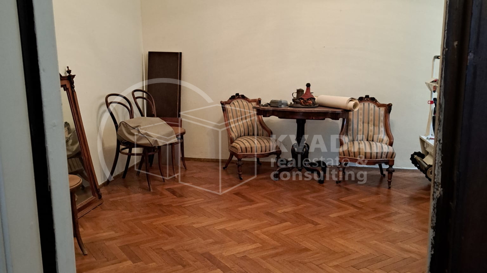 RIJEKA &sol; BULEVARD &ndash; EKSKLUZIVNI GOSPODSKI STAN U POVIJESNOJ VILI S POGLEDOM NA KVARNER 172&comma;27m2