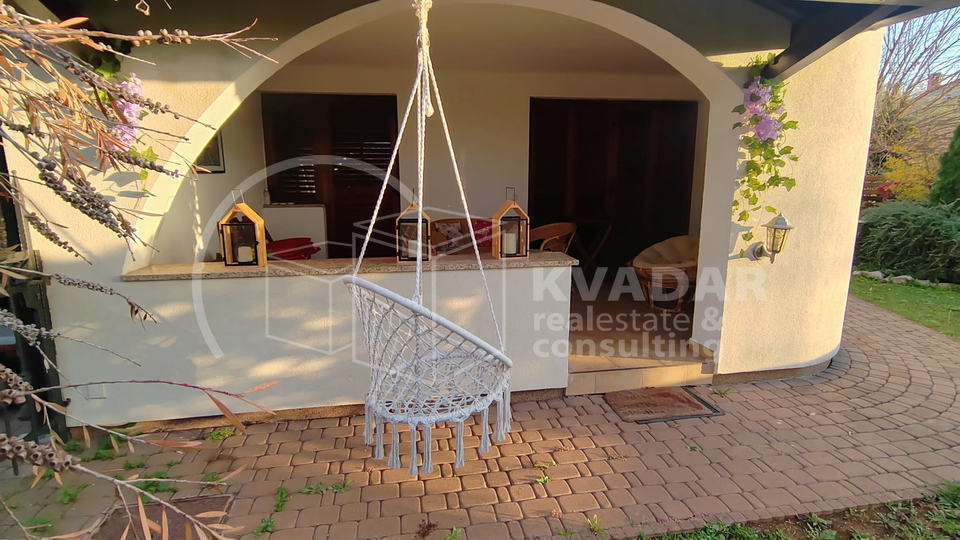 BEZ PROVIZIJE ZA KUPCA&excl;&excl;Kremeni&cacute;i&comma; Malinska&sol;Moderan stan 71&comma;40m2 s oku&cacute;nicom