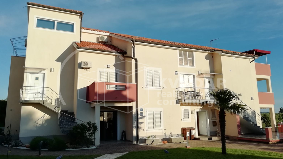 APARTMANSKA KU&Cacute;A - ODLI&Ccaron;NA PRILIKA &excl;&excl;&excl; - 10 STANOVA - SVETI FILIP I JAKOV &lpar;700 m od mora&rpar;