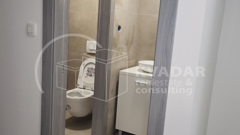 RIJEKA/ŠKURINJE  poslovni prostor 1. kat 442,66 m2,