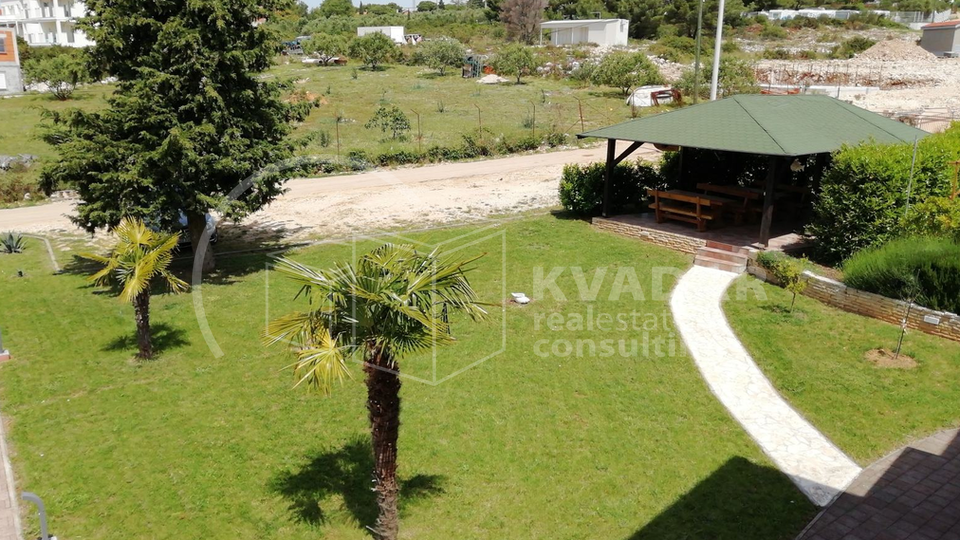 APARTMANSKA KU&Cacute;A - ODLI&Ccaron;NA PRILIKA &excl;&excl;&excl; - 10 STANOVA - SVETI FILIP I JAKOV &lpar;700 m od mora&rpar;