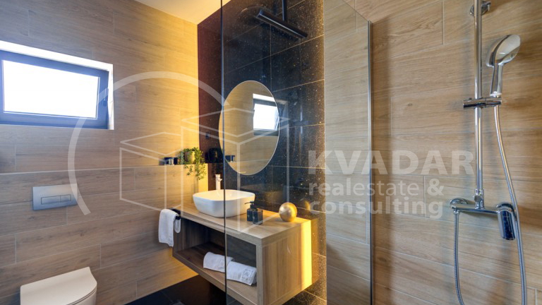 House, 200 m2, For Sale, Novi Vinodolski