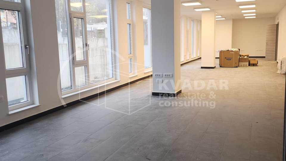 RIJEKA&sol;RASTO&Ccaron;INE  poslovni prostor prizemlje 280 m2&comma;