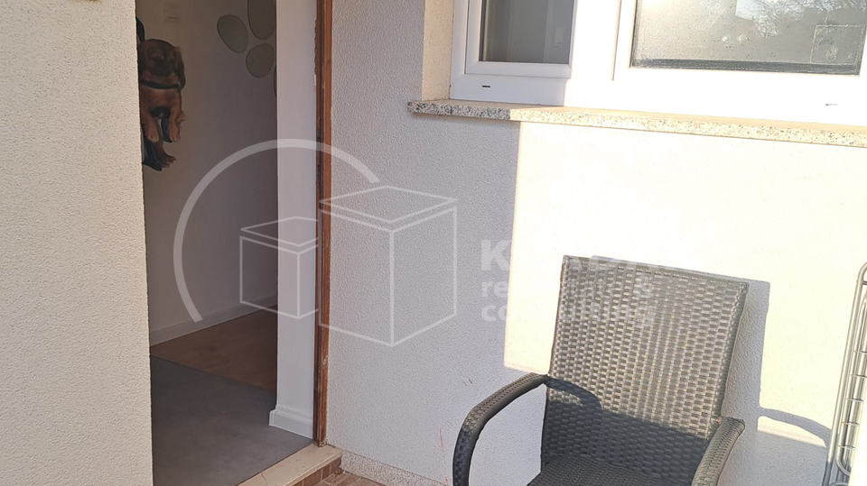 VOJAK&sol; PRILIKA ZA &Zcaron;IVOT I INVESTICIJU&excl;&excl; Stan 50m2 u manjoj zgradi&excl;