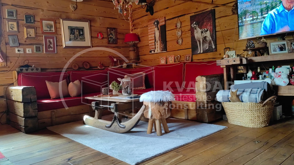 Luksuzno imanje sa dvije kuće i golf terenom, u srcu Like, Gračac