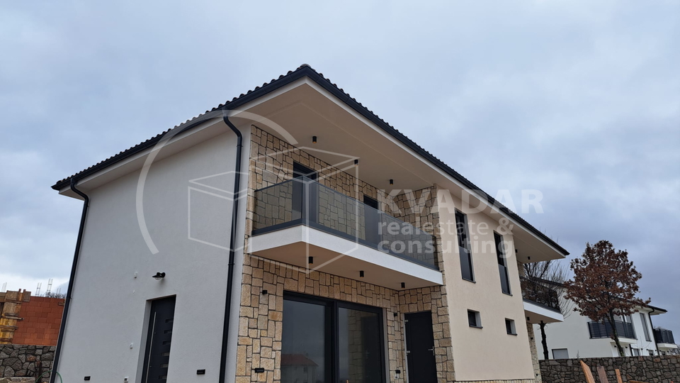 BEZ PROVIZIJE ZA KUPCA&excl;&excl;MALINSKA - Luksuzna novogradnja s bazenom i pogledom na more 139 m2 &lpar;Dvojna ku&cacute;a&rpar;