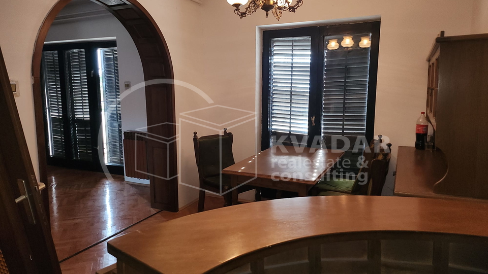 Rijeka&sol;Marini&cacute;i-Hosti&sol;eta&zcaron;a s oku&cacute;nicom &plus; visoko potkrovlje ukupno 199&comma;11m2&excl;