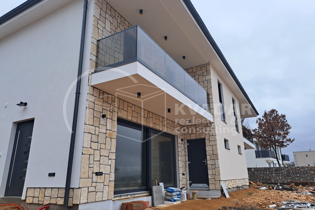 BEZ PROVIZIJE ZA KUPCA!!MALINSKA - Luksuzna novogradnja s bazenom i pogledom na more 139 m2 (Dvojna kuća)