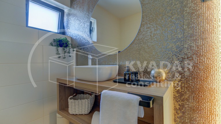 House, 200 m2, For Sale, Novi Vinodolski