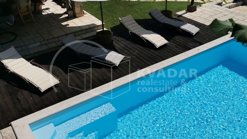 Luksuzno imanje sa dvije kuće i golf terenom, u srcu Like, Gračac