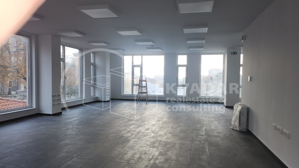 RIJEKA&sol;RASTO&Ccaron;INE  poslovni prostor prizemlje 280 m2&comma;