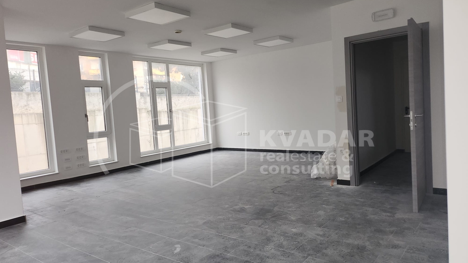 RIJEKA&sol;RASTO&Ccaron;INE  poslovni prostor prizemlje 280 m2&comma;